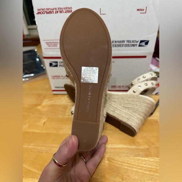 Vince Camuto, size 7-1/2 M wedges, beige color. - Picture 7 of 12